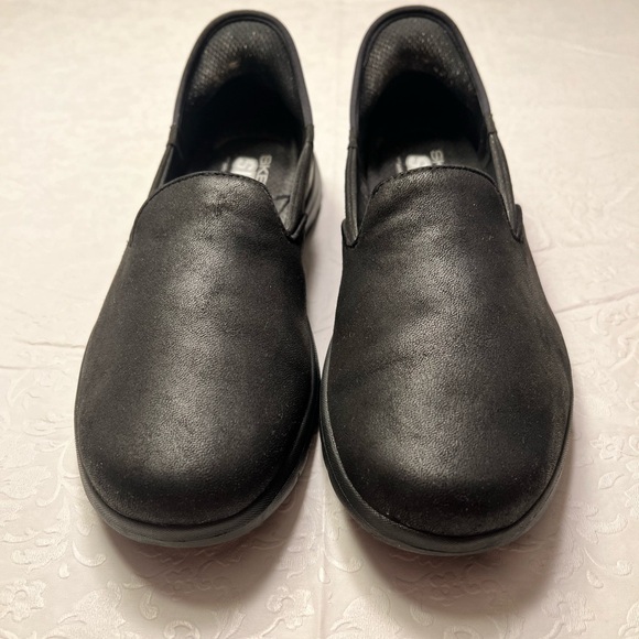 Skechers Women's Black Slip-On Flats - Picture 2 of 8